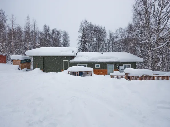 1420 Whistling Swan Dr, Fairbanks, AK 99712