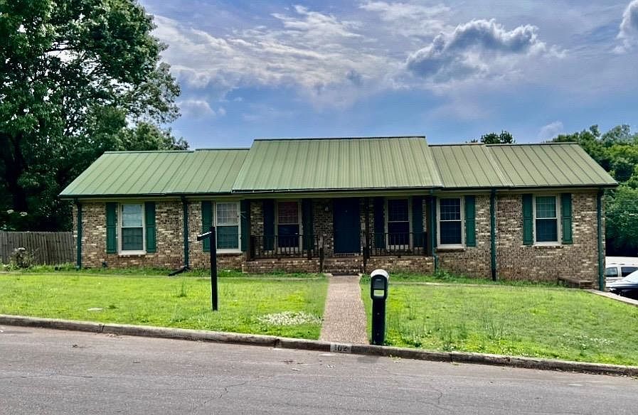 1st image of 102 Chaparral Dr