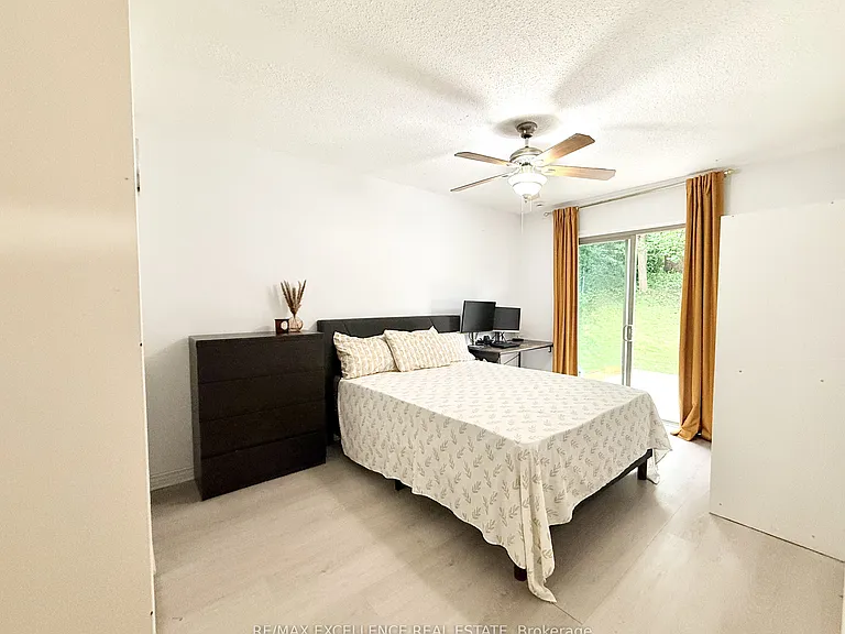 49 Woodlawn Ave — Photo 8