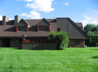 35 Montoya Dr, Branford, CT 06405