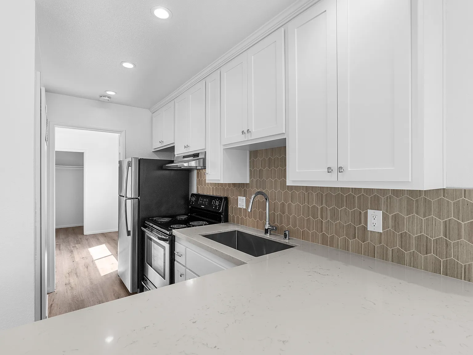 Pacific Villas — Photo 4