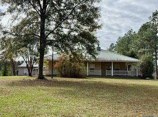 3947 Columbia Purvis Rd, Lumberton, MS 39455