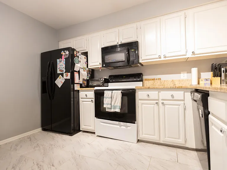 240 S Reynolds St #309 — Photo 5