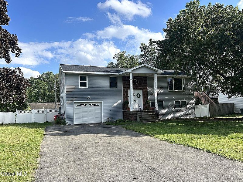 2nd image of 27 Delafield Drive