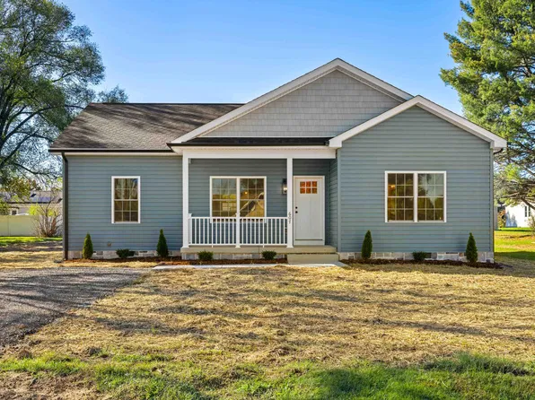 607 6th St, Grottoes, VA 24441