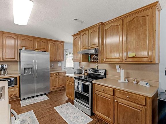 4th image of 2109 Post Oak Ct