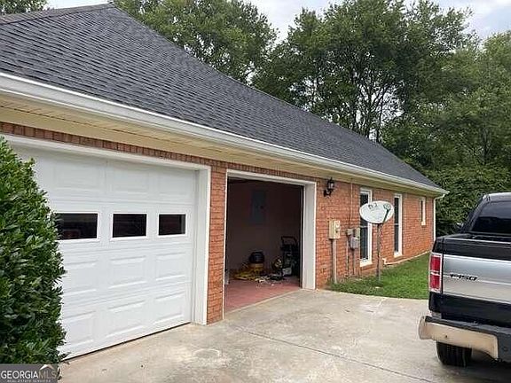 5th image of 100 Heritage Lake Dr