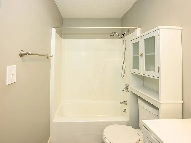 226 Carey Ln — Photo 15