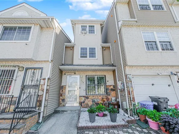 119 Skyline Dr, Staten Island, NY 10304