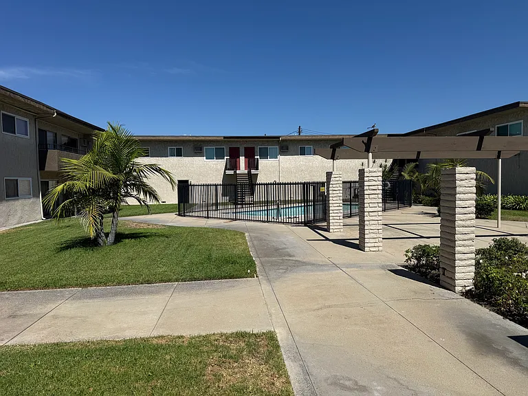 1540 E. Canfield Lane — Photo 11