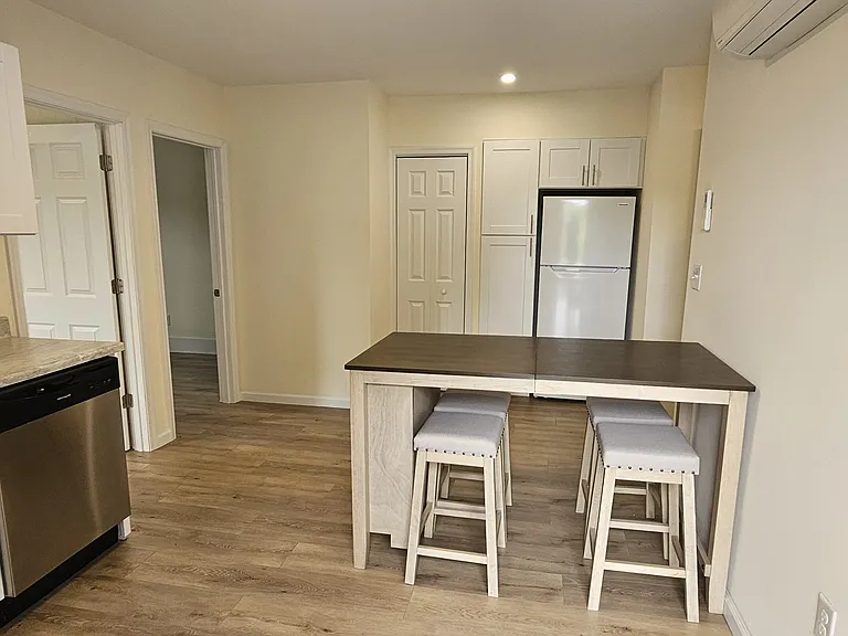 1852 Astolat Rd #101 — Photo 4