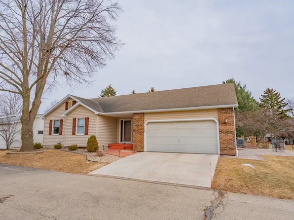 7509 E Village Crest Dr, Madison, WI 53719