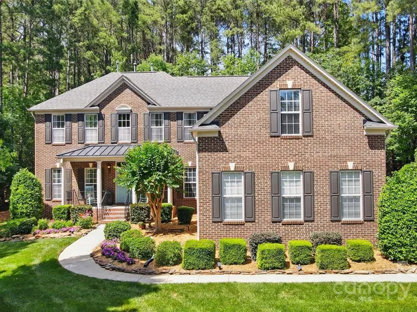 129 Willow Tree Ln, Mount Holly, NC 28120