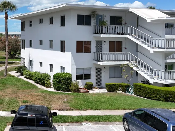 11201 80th Ave APT 110, Seminole, FL 33772
