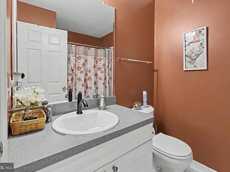 16 Shelley Cir — Photo 37
