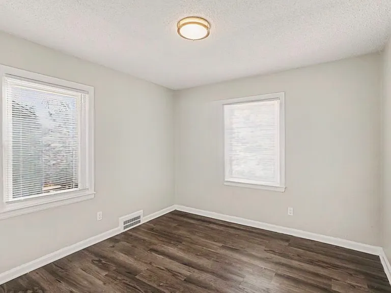 6220 Agnes Ave — Photo 17