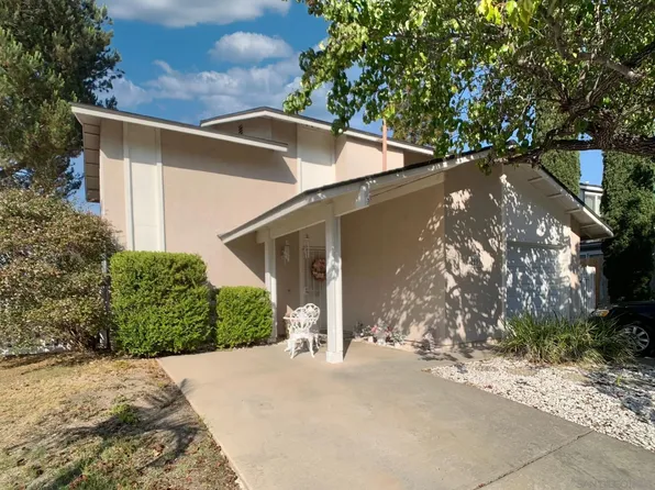2239 Ledgeview Ln, Spring Valley, CA 91977