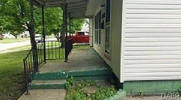2nd image of 5833 Hendon Ave