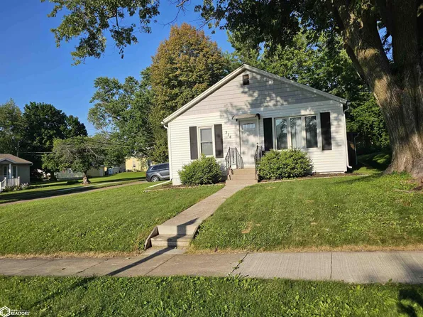 314 N Pine St, New London, IA 52645