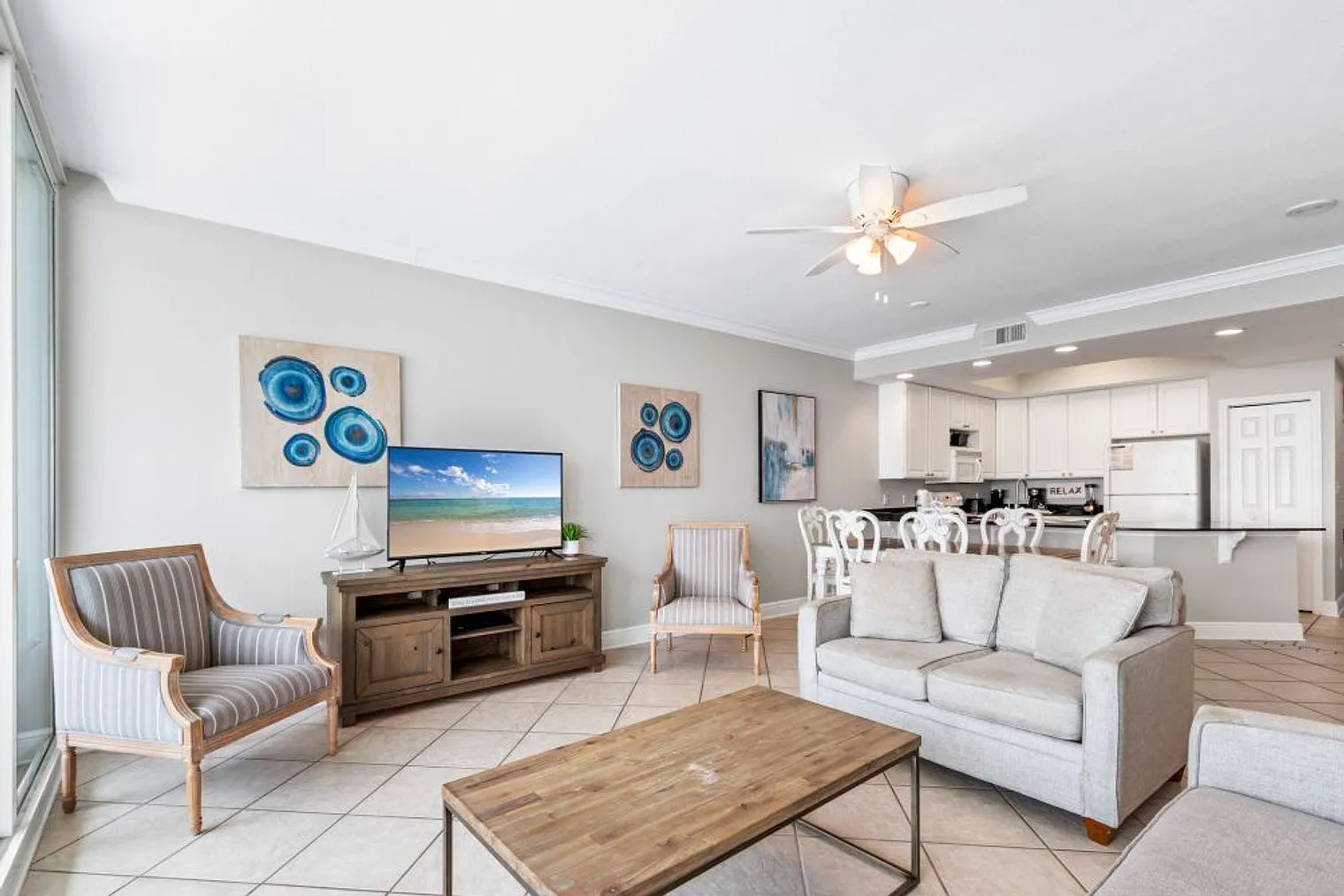 3 bed, 3.0 bath, 1399 sqft, $6,636 — Photo 4