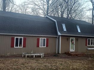 3701 Mary Anderson Rd, Wadesville, IN 47638