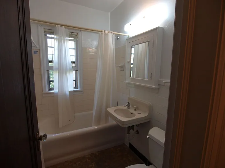 2446 Colfax Ave S — Photo 4