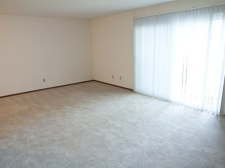 Old Orchard Trace Apartments — Photo 8