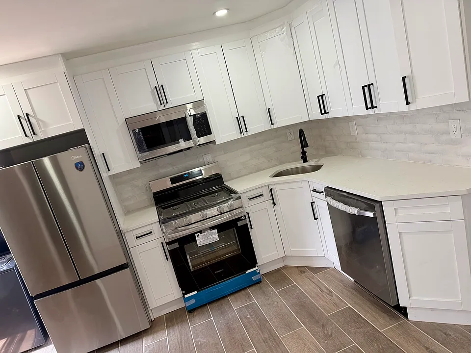 263 Griffith St #1
