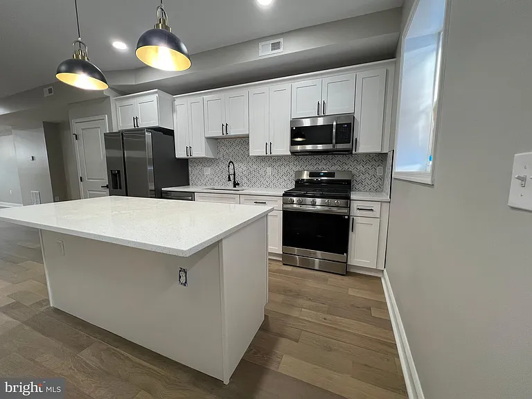 717 N Collington Ave — Photo 10
