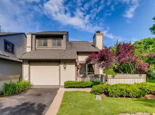 107 Viola Ct, Rolling Meadows, IL 60008