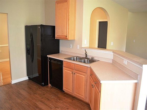 4th image of 15 Smokehouse Dr