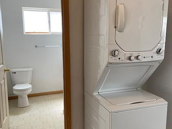 4th image of 219 W Myrtle St
