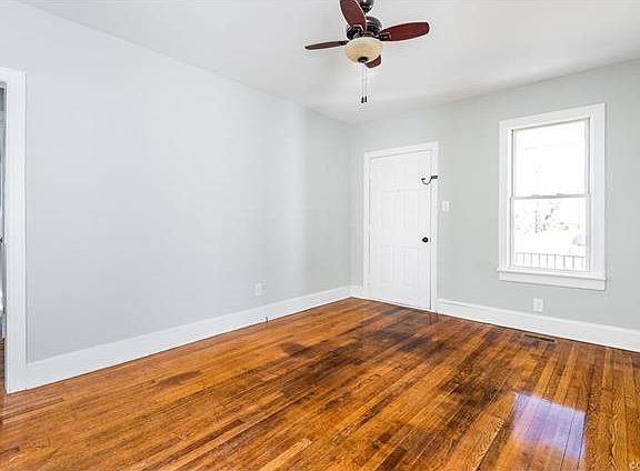 3rd image of 2501 2nd Ave