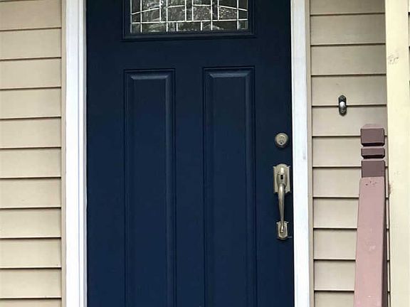 2nd image of 186 Admiralty Way #40
