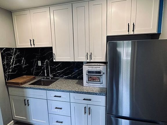 4th image of 1380 N Sierra St #1360