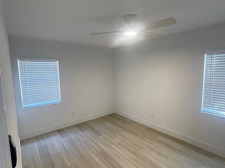 4315 W Laurel St — Photo 13