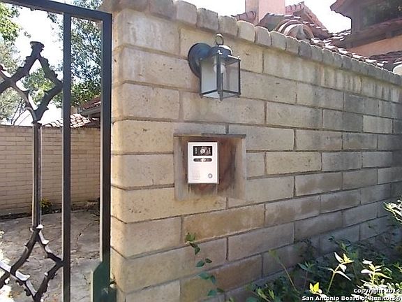 2nd image of 1123 Lois St. #1123