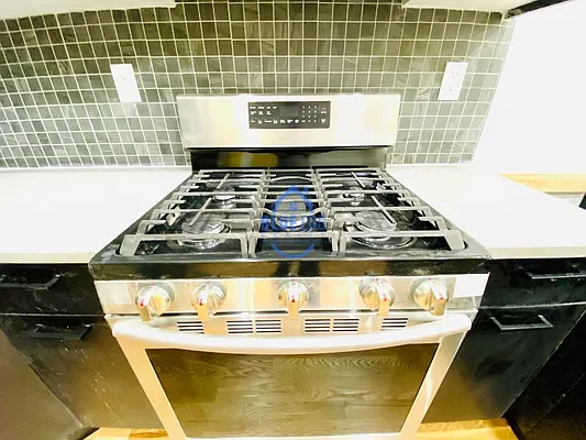 Rented by Blue Egg Realty Corp | media 22