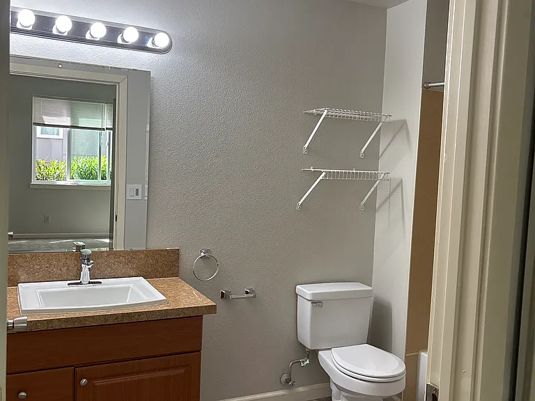 6410 8th Ave NE #101 — Photo 9