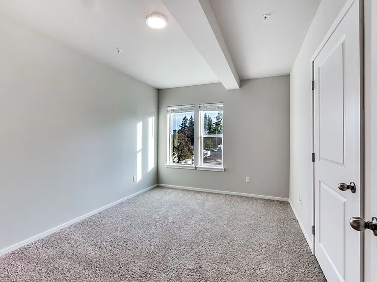 624 E 32nd St #403 — Photo 7