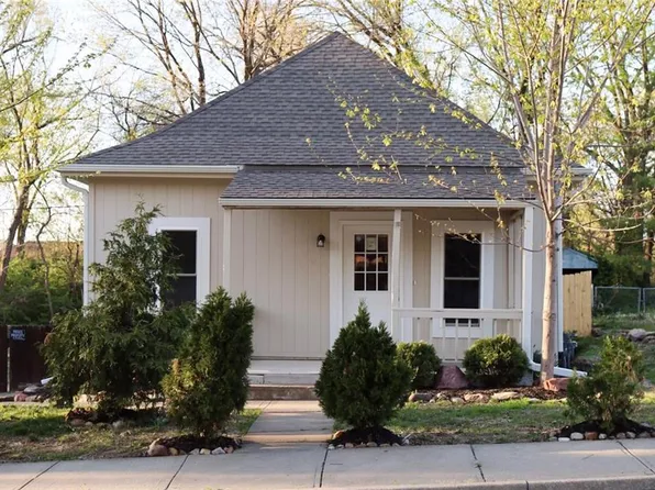 14 Cedar St, Liberty, MO 64068