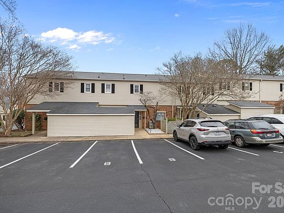 4th image of 5943 Quail Hollow Rd APT B