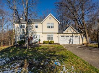 5922 Woodspoint Dr, Milford, OH 45150