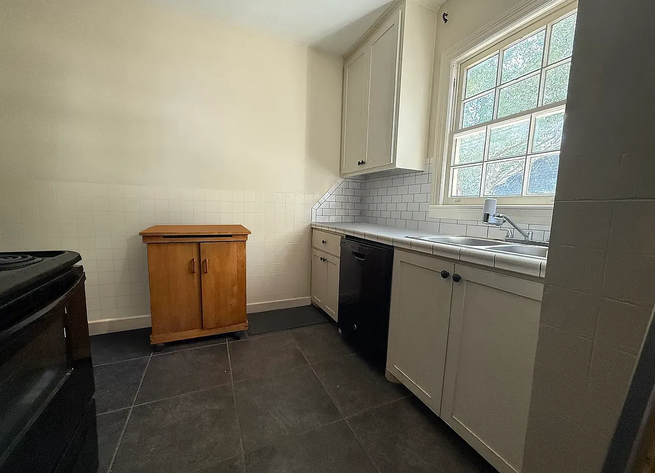 Studio, 650 sqft, $835 — Photo 4