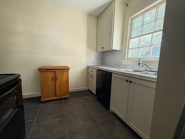 805 Spanish Town Rd #1 — Photo 4