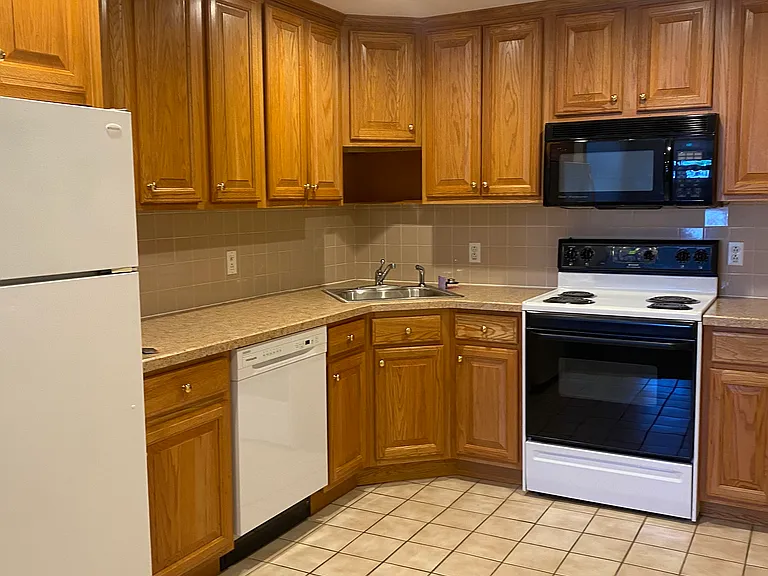 New Eat in Kitchen with D/W, Microwave