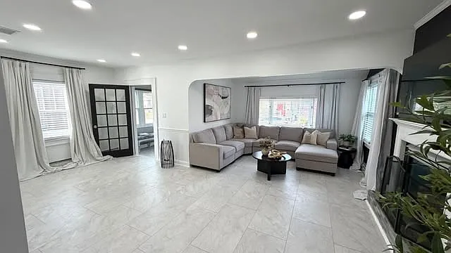 49 Orange Ave — Photo 11