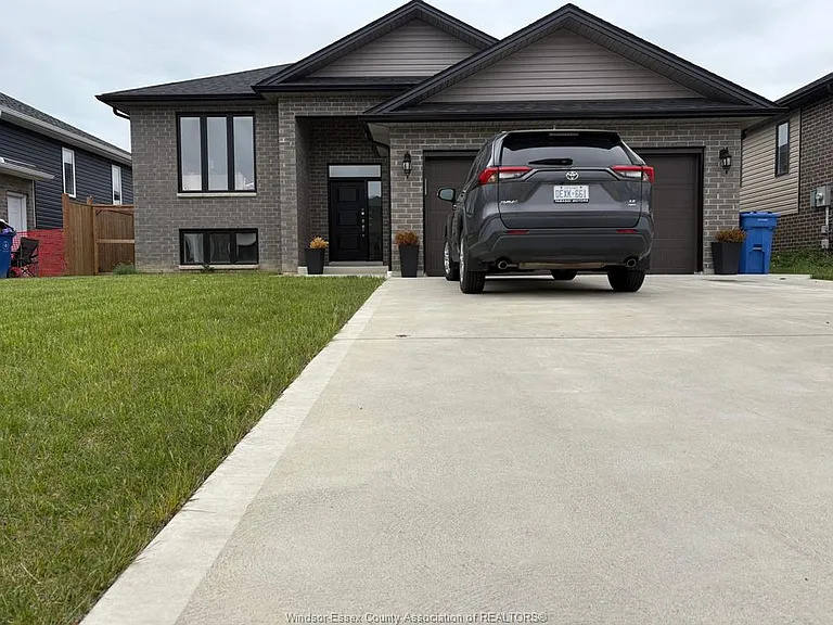 407 Thompson Ave #2 — Photo 1