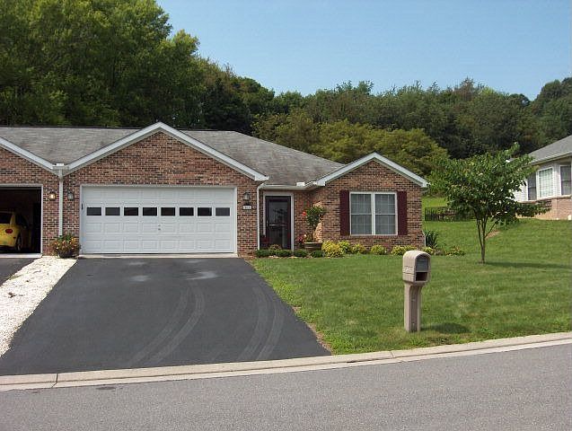 1st image of 179 Glenway Dr