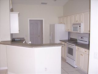 2nd image of 25 Bannbury Ln
